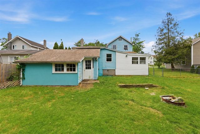 419 N Monroe Street, Lowell, MI 49331