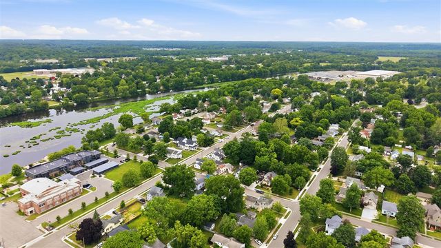 419 N Monroe Street, Lowell, MI 49331