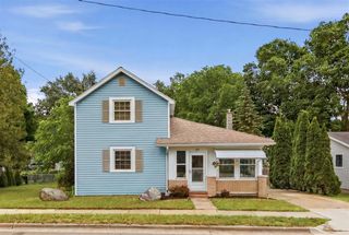 419 N Monroe Street, Lowell, MI 49331