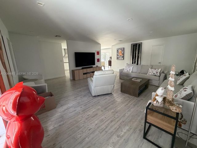 2401 SW 16th Ct, Miami, FL 33145