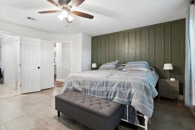 8912 S Hickory Road, Krum, TX 76249