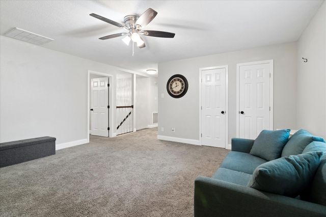 8912 S Hickory Road, Krum, TX 76249