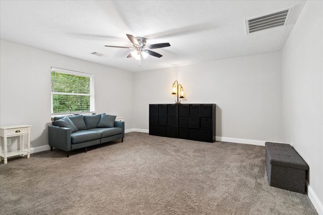8912 S Hickory Road, Krum, TX 76249