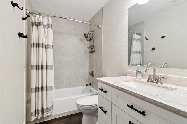8912 S Hickory Road, Krum, TX 76249