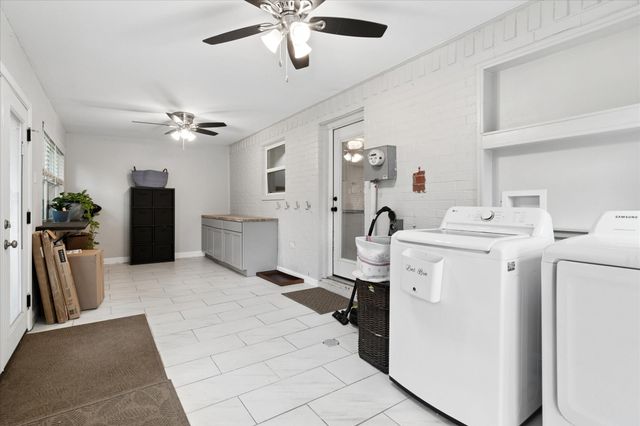 8912 S Hickory Road, Krum, TX 76249