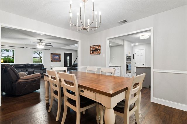 8912 S Hickory Road, Krum, TX 76249