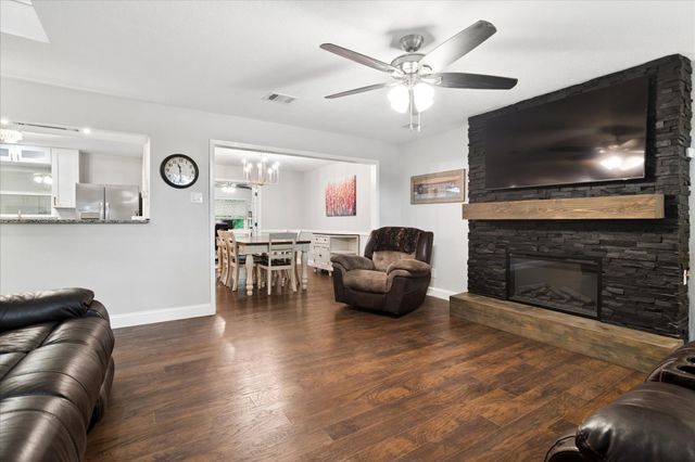 8912 S Hickory Road, Krum, TX 76249