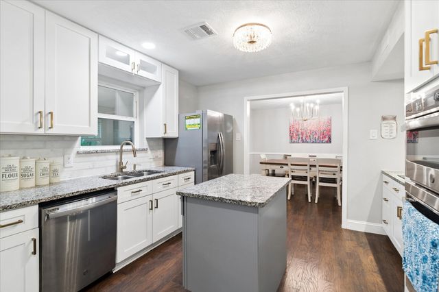 8912 S Hickory Road, Krum, TX 76249