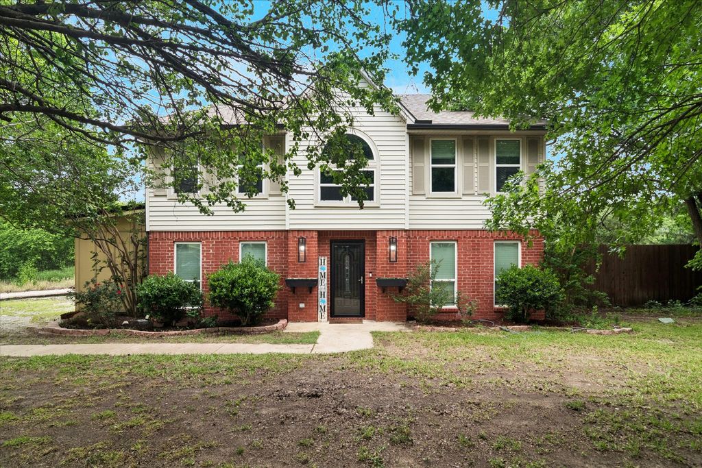 8912 S Hickory Road, Krum, TX 76249