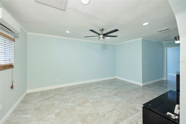 6804 N HUBERT AVENUE, Tampa, FL 33614