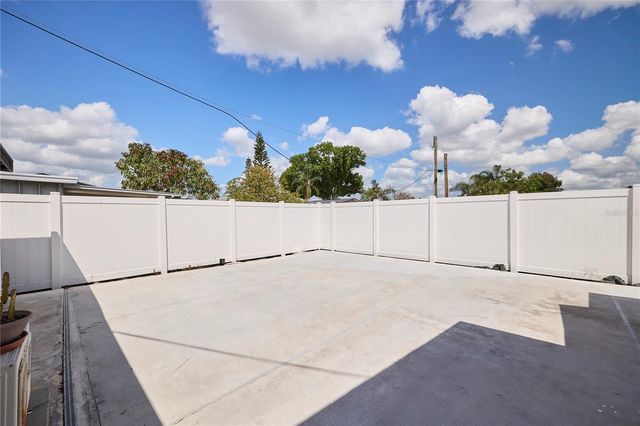 6804 N HUBERT AVENUE, Tampa, FL 33614