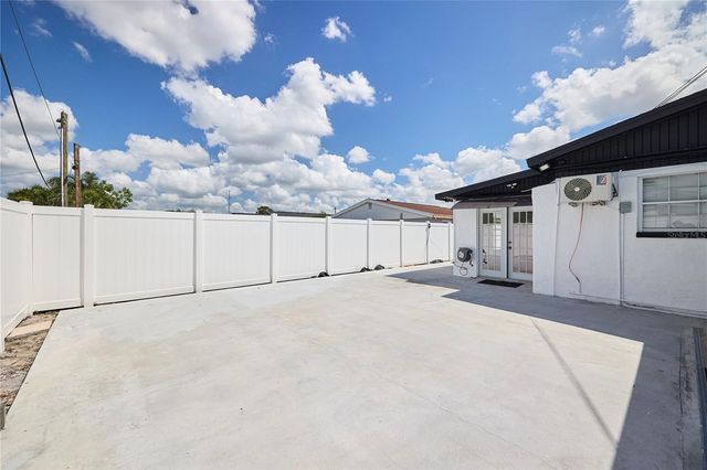 6804 N HUBERT AVENUE, Tampa, FL 33614