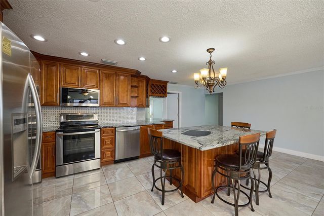 6804 N HUBERT AVENUE, Tampa, FL 33614