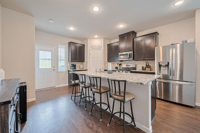 1214 Red Hills Drive, Rosharon, TX 77583