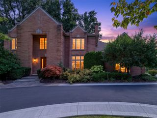 3653 Cedar Brook Drive, Rochester Hills, MI 48309