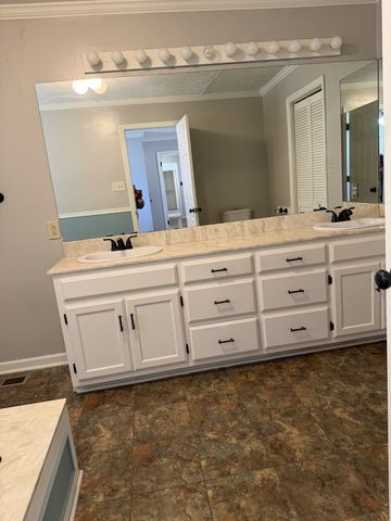 103 W Meade Dr, Lebanon, TN 37087