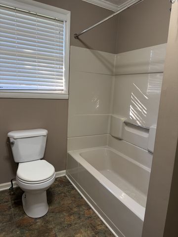 103 W Meade Dr, Lebanon, TN 37087