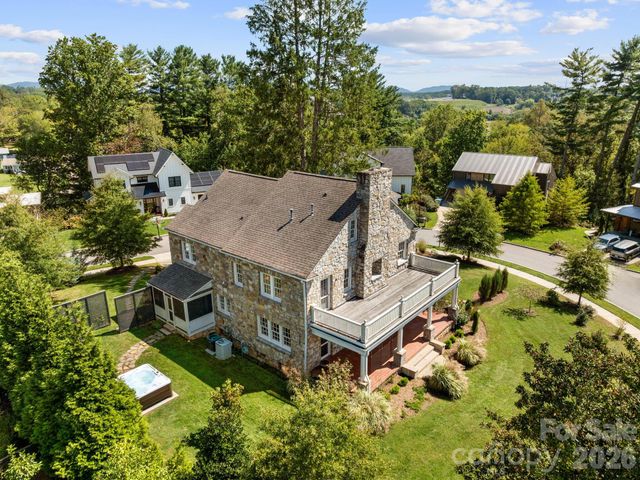 41 Malvern Walk, Asheville, NC 28806