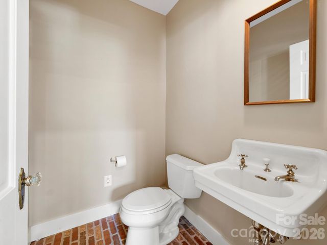 41 Malvern Walk, Asheville, NC 28806