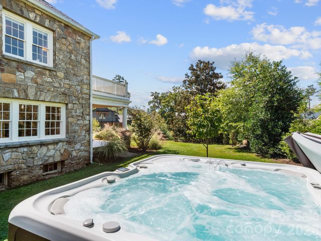 41 Malvern Walk, Asheville, NC 28806