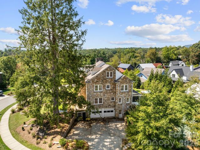41 Malvern Walk, Asheville, NC 28806