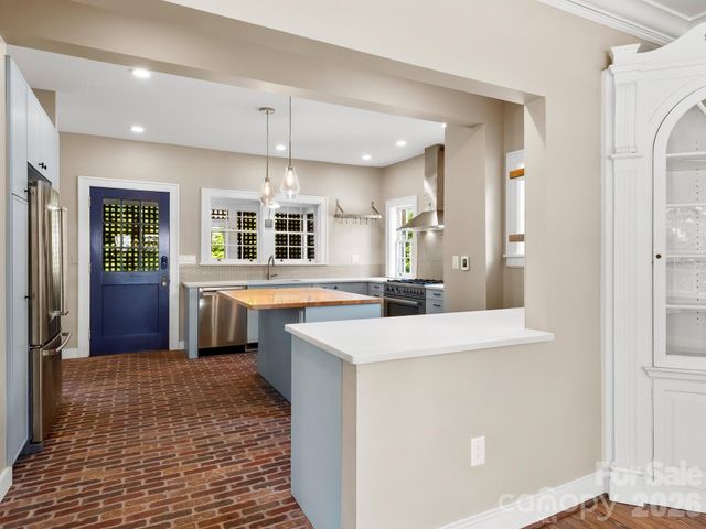 41 Malvern Walk, Asheville, NC 28806