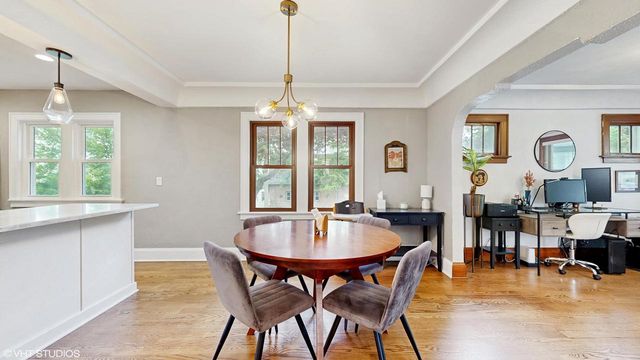 2402 N 114th STREET, Wauwatosa, WI 53226