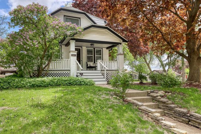2402 N 114th STREET, Wauwatosa, WI 53226