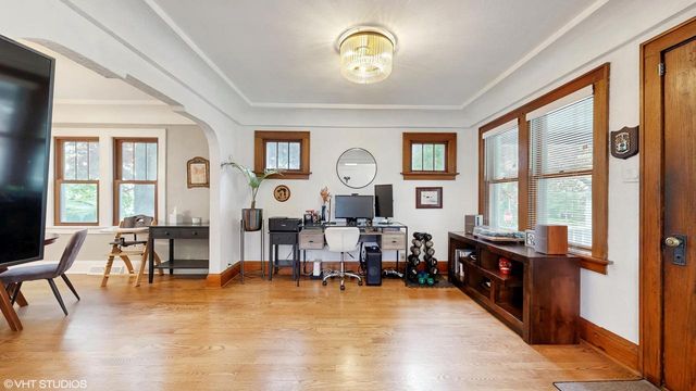 2402 N 114th STREET, Wauwatosa, WI 53226