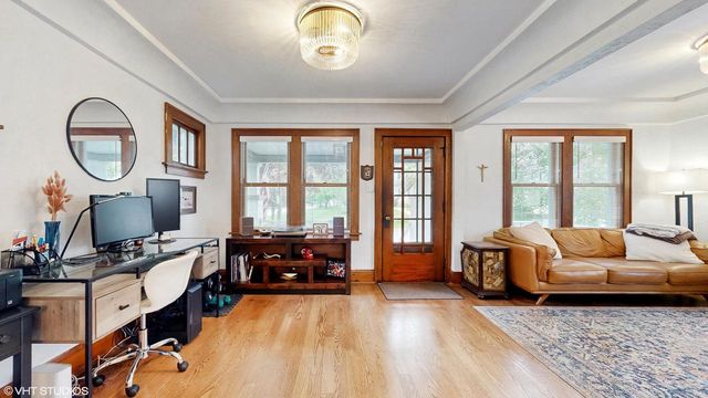 2402 N 114th STREET, Wauwatosa, WI 53226