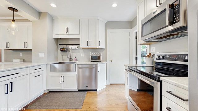 2402 N 114th STREET, Wauwatosa, WI 53226