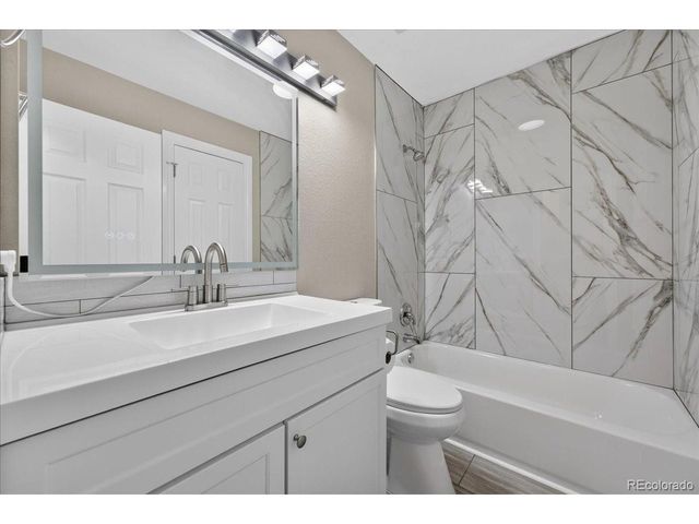 3708 S Ensenada St, Aurora, CO 80013