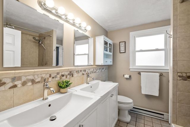 97 Paquin Dr, Marlborough, MA 01752