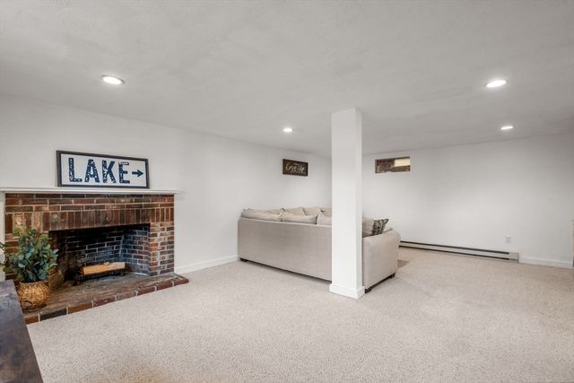 97 Paquin Dr, Marlborough, MA 01752