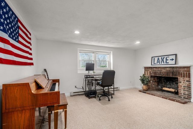 97 Paquin Dr, Marlborough, MA 01752