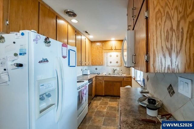 709 28th Av SE, Albany, OR 97322