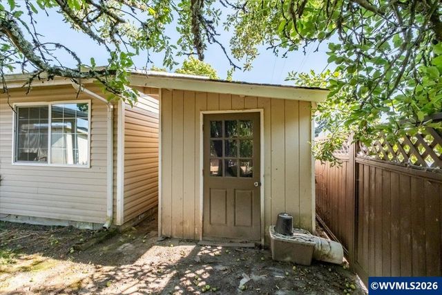 709 28th Av SE, Albany, OR 97322
