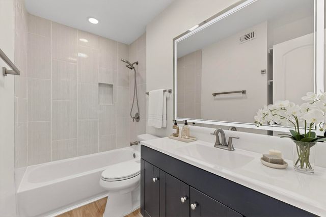 5731 Harvest Hill Road 1044, Dallas, TX 75230