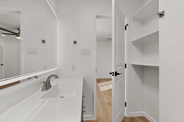 5731 Harvest Hill Road 1044, Dallas, TX 75230