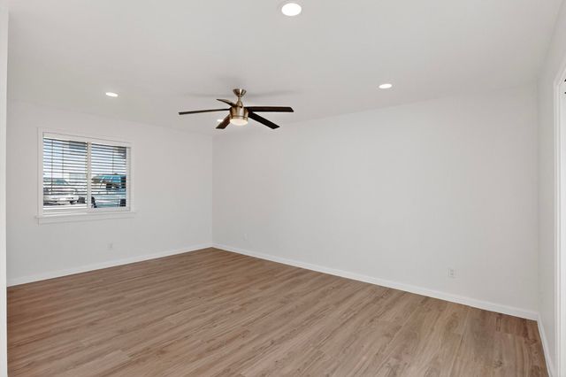 5731 Harvest Hill Road 1044, Dallas, TX 75230