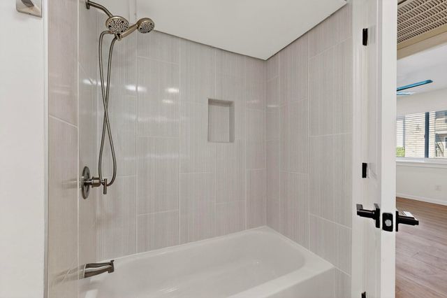 5731 Harvest Hill Road 1044, Dallas, TX 75230