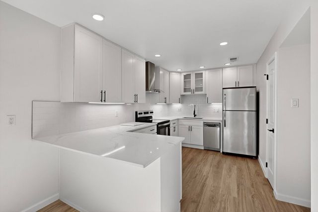 5731 Harvest Hill Road 1044, Dallas, TX 75230