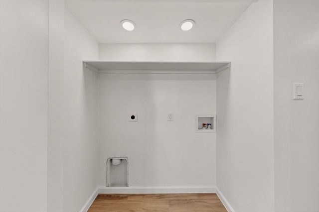 5731 Harvest Hill Road 1044, Dallas, TX 75230