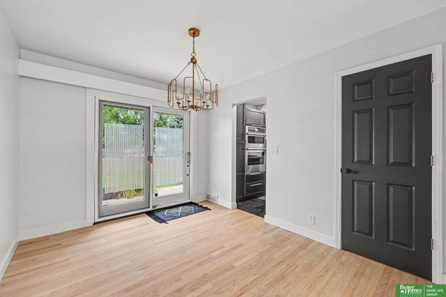 11418 Pierce Street, Omaha, NE 68144