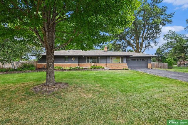 11418 Pierce Street, Omaha, NE 68144
