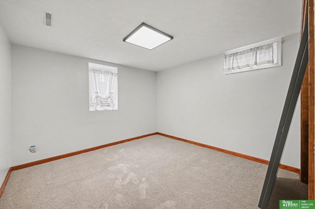 11418 Pierce Street, Omaha, NE 68144