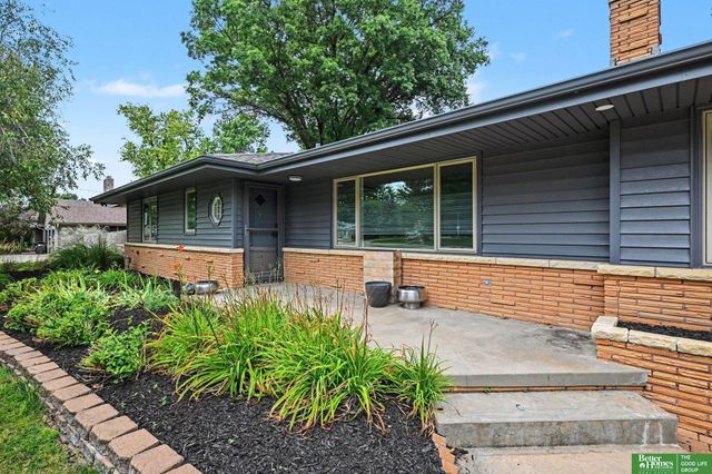 11418 Pierce Street, Omaha, NE 68144