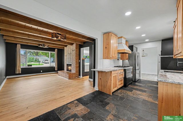 11418 Pierce Street, Omaha, NE 68144