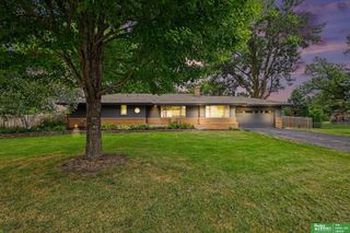 11418 Pierce Street, Omaha, NE 68144