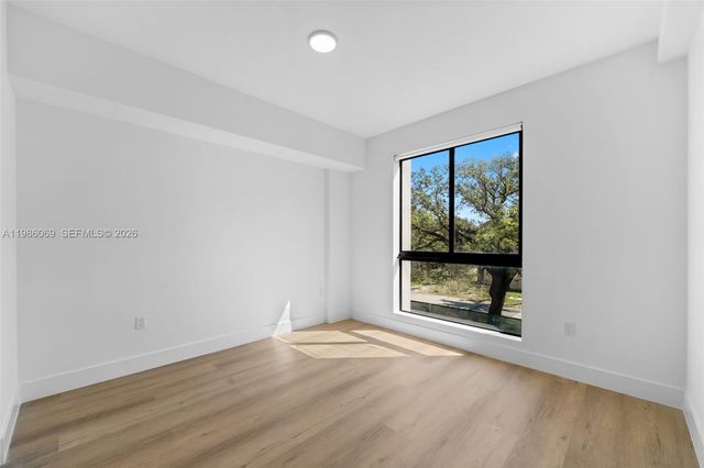 2479 NE 192nd St 205, Miami, FL 33180